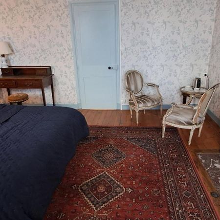 Chambres D'Hotes De Charme Dans Maison De Maitre Xixeme Periers Экстерьер фото