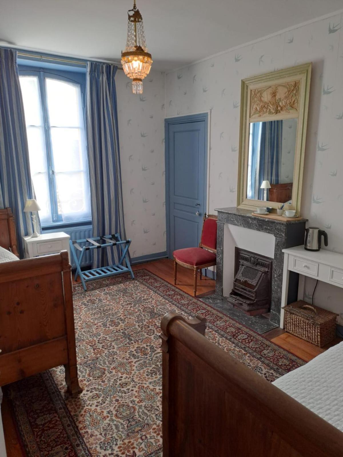 Chambres D'Hotes De Charme Dans Maison De Maitre Xixeme Periers Экстерьер фото